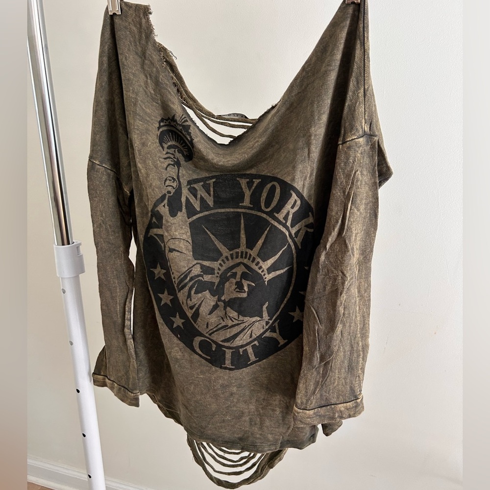 UK2LA Brown Distressed Statue of Liberty Long Sleeve Tee